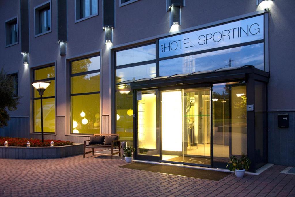 Hotel Sporting Cologno Milano Esterno foto
